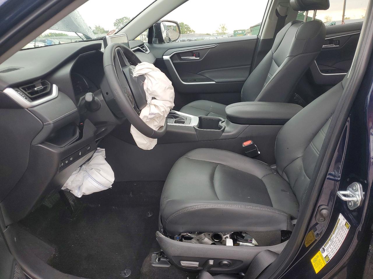 TOYOTA RAV4 2025 — 8