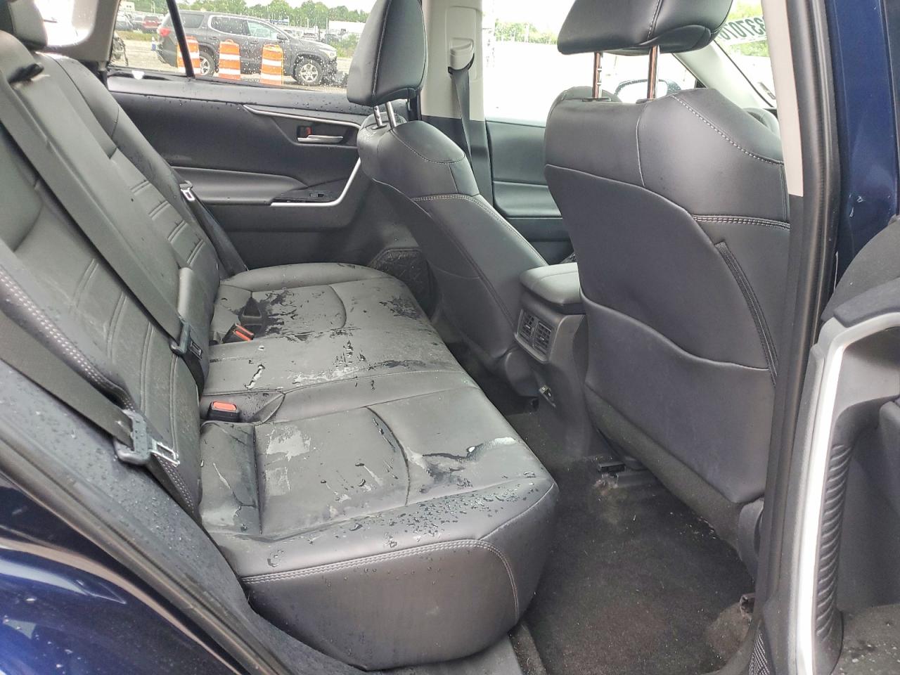 TOYOTA RAV4 2025 — 12