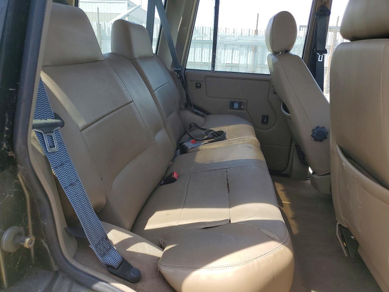 LAND ROVER DISCOVERY 1996 — 12