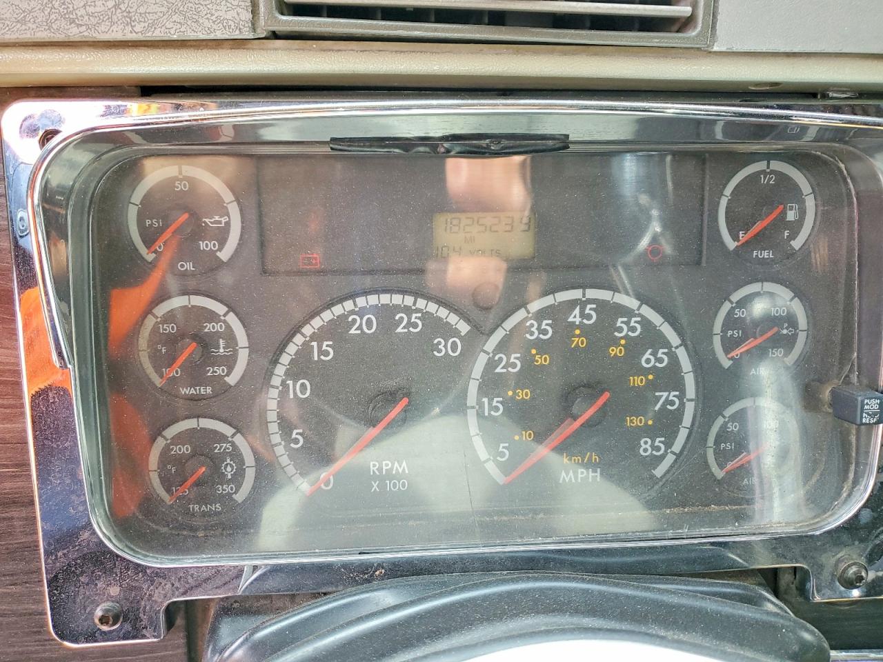 FREIGHTLINER COLUMBIA 2006 — 9