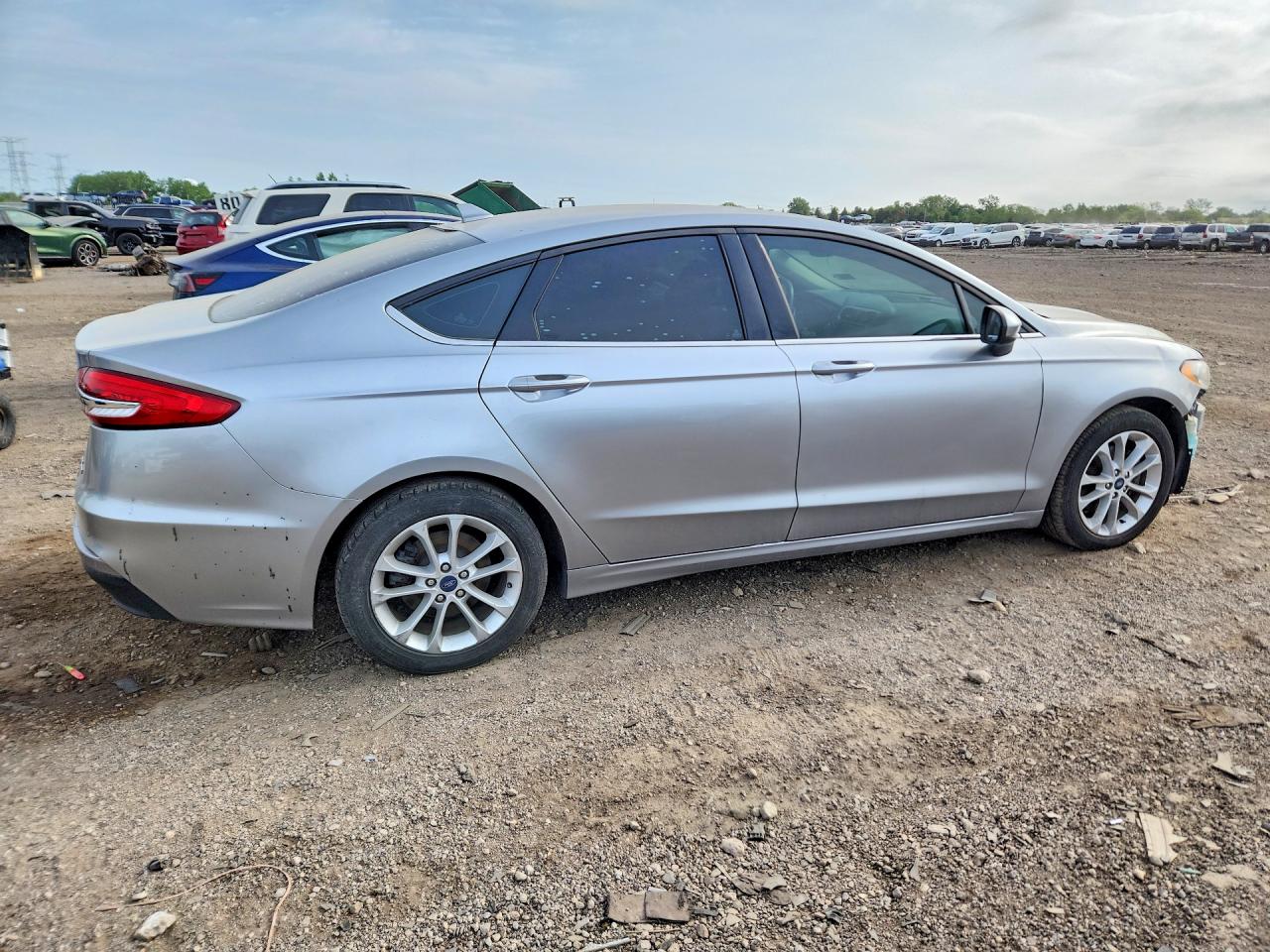 FORD FUSION 2020 — 4