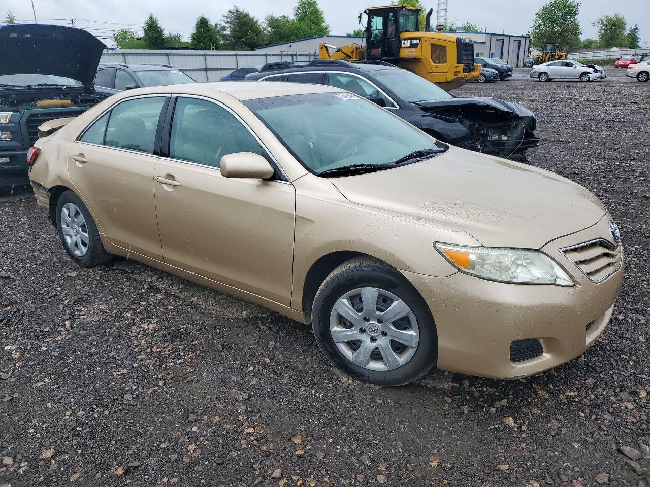 TOYOTA CAMRY 2011 — 5