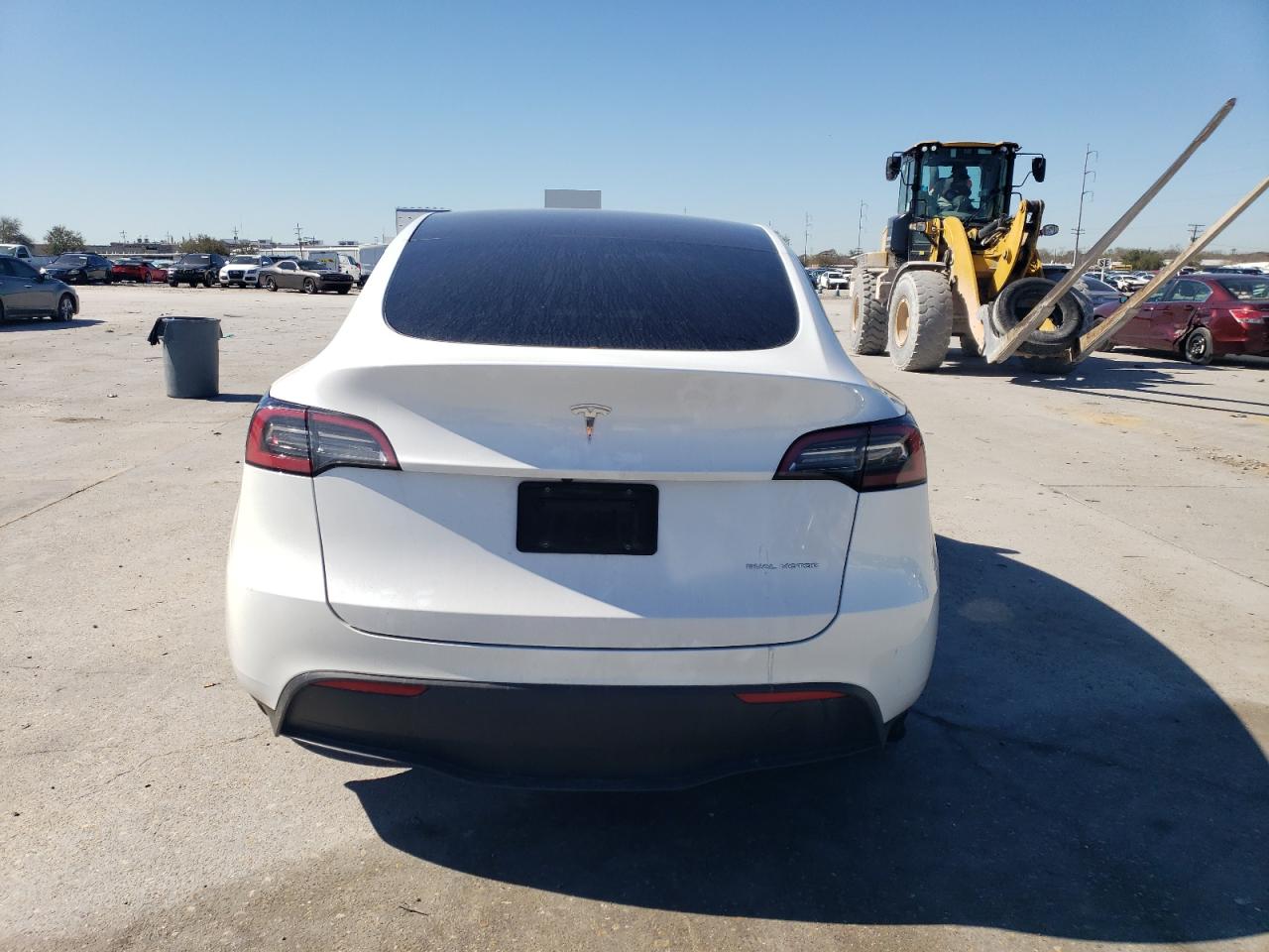 TESLA MODEL Y 2023 — 7