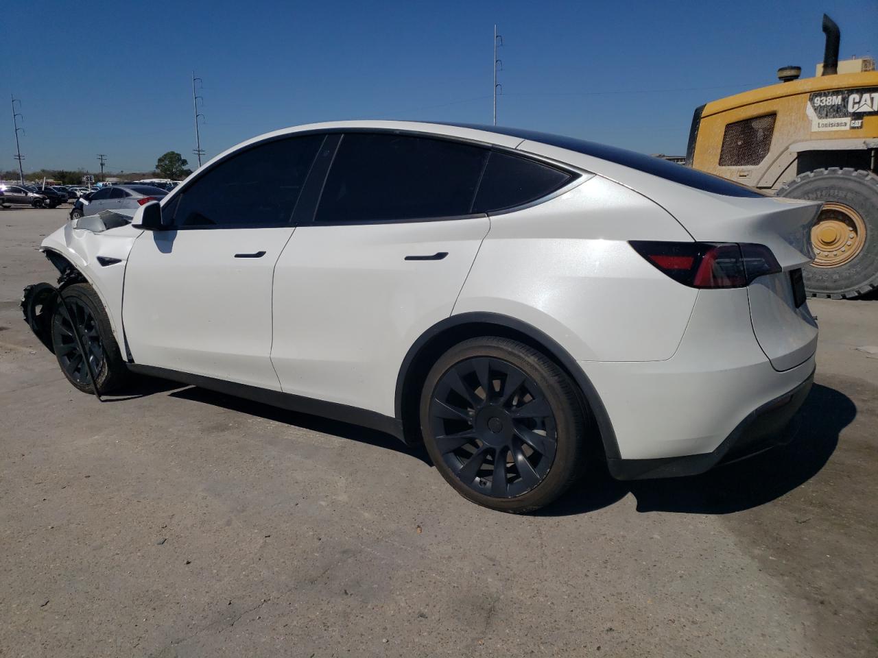 TESLA MODEL Y 2023 — 3