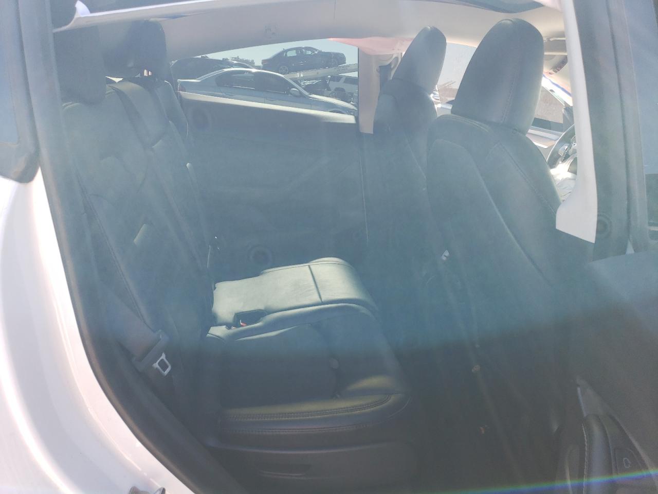 TESLA MODEL Y 2023 — 12