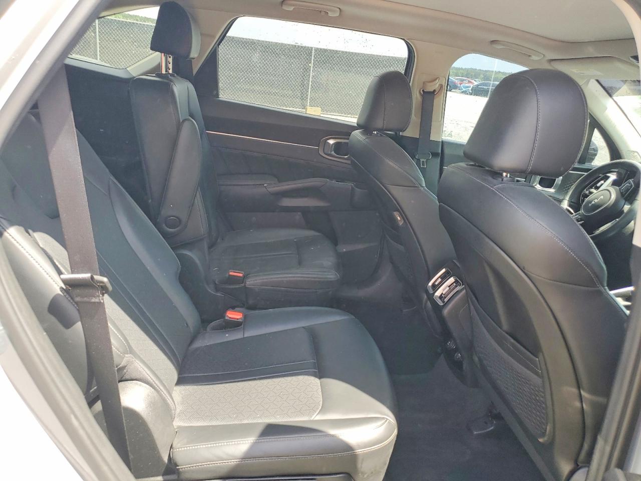 KIA SORENTO 2023 — 11