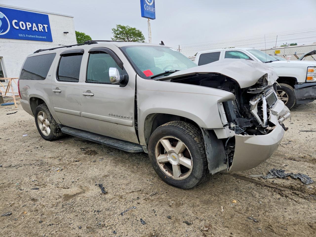 CHEVROLET SUBURBAN 2007 — 5