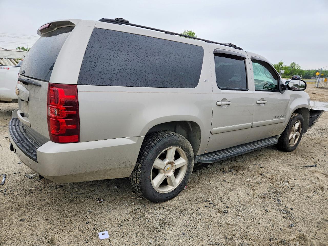 CHEVROLET SUBURBAN 2007 — 4