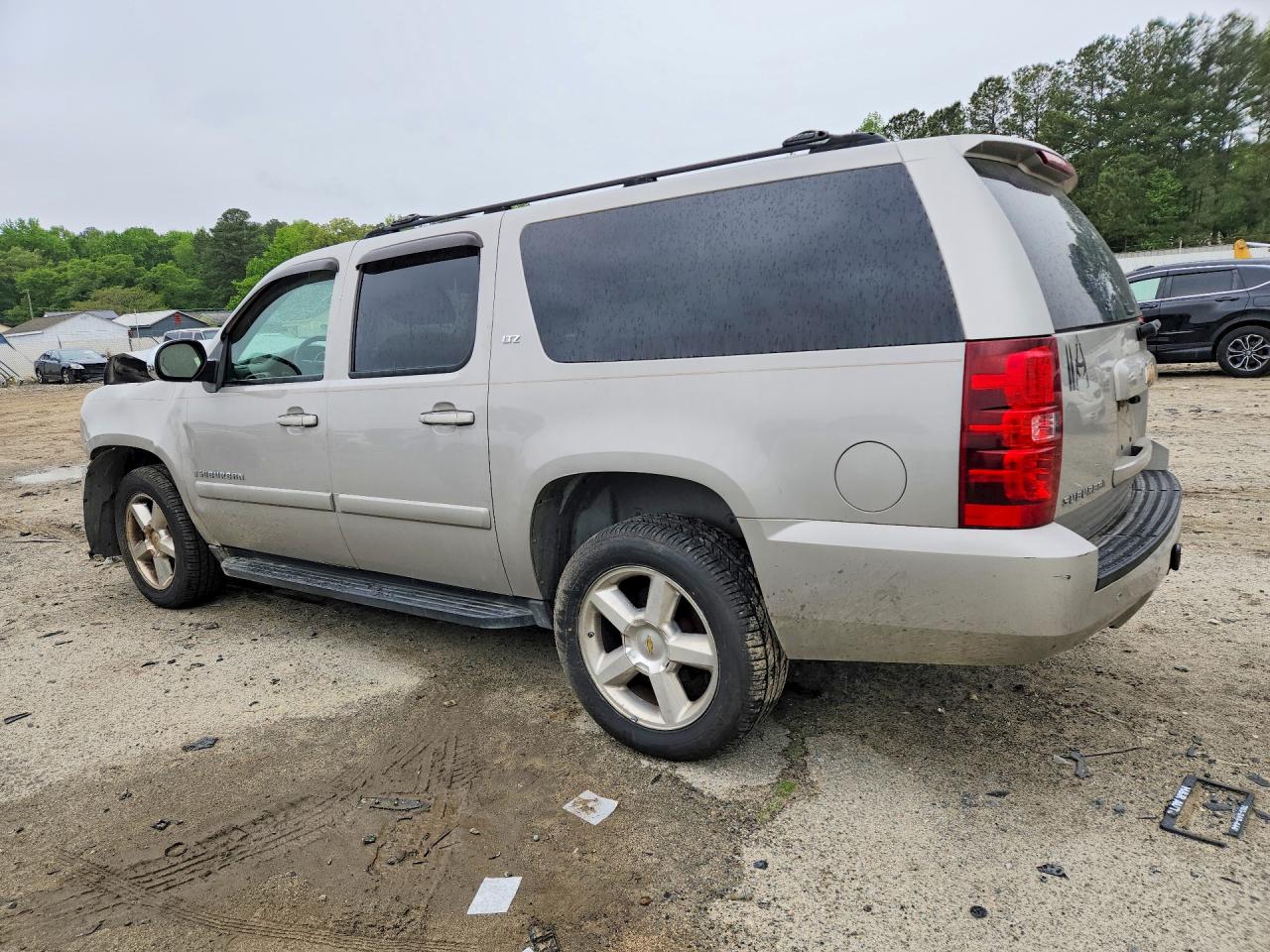 CHEVROLET SUBURBAN 2007 — 3