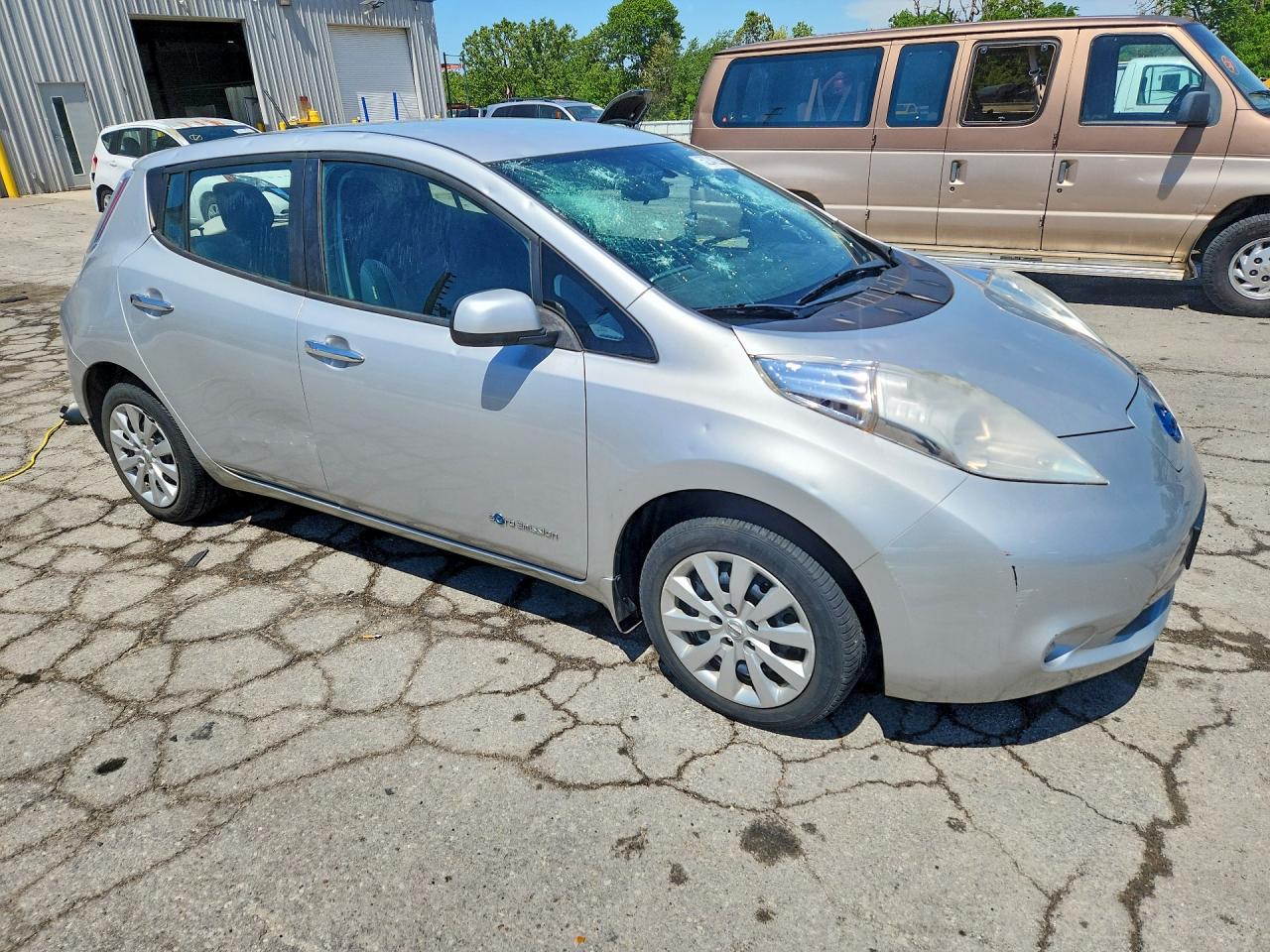 2015 NISSAN LEAF S