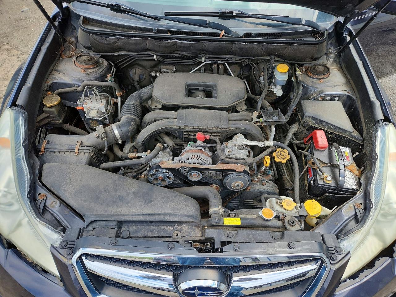 SUBARU LEGACY 2011 — 12