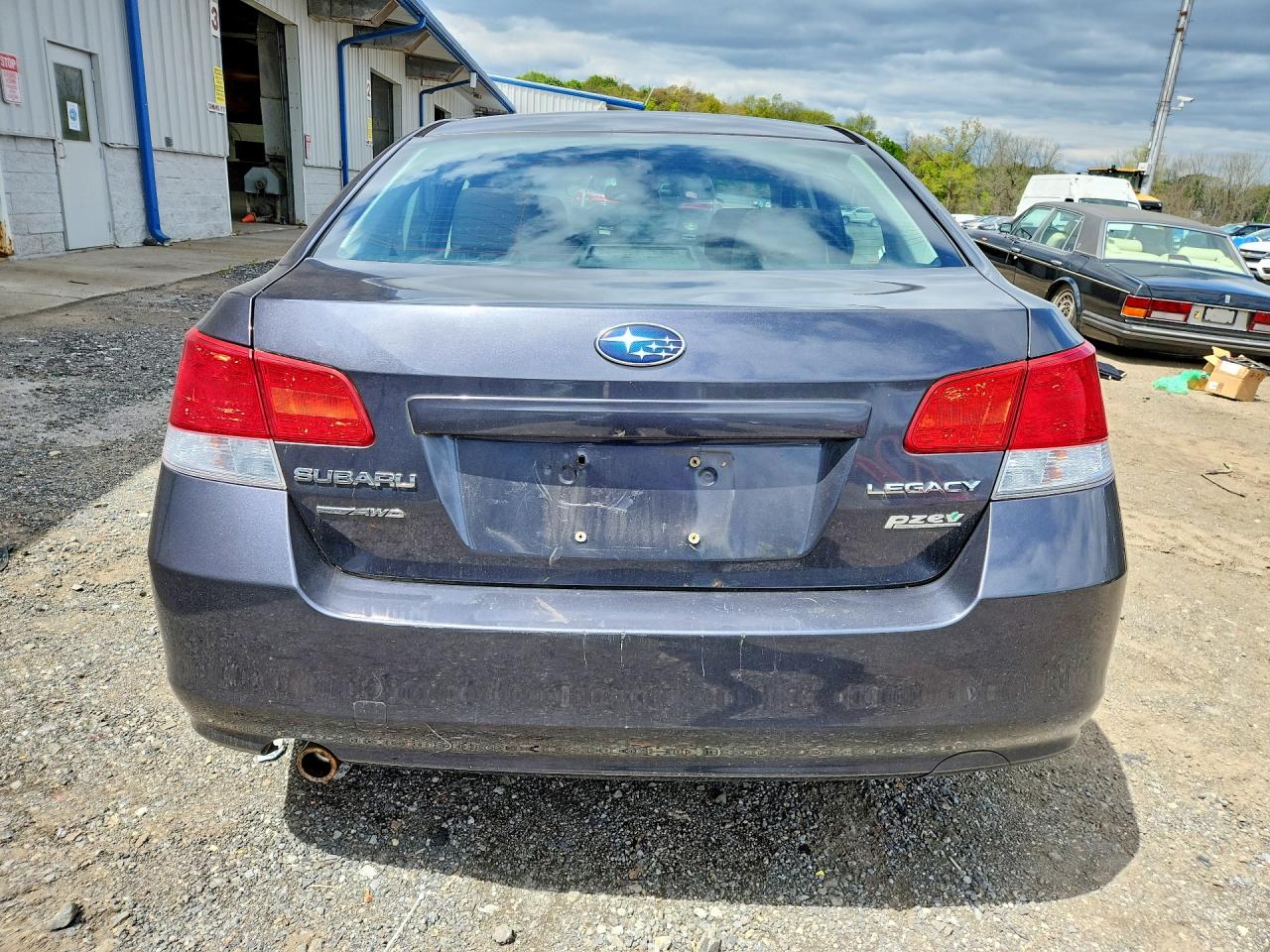 SUBARU LEGACY 2011 — 7