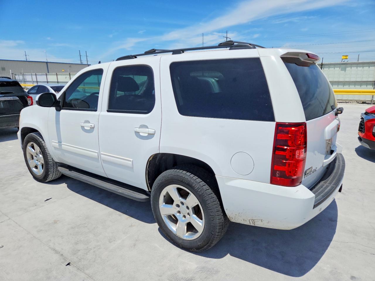 CHEV TAHOE 2011 — 3