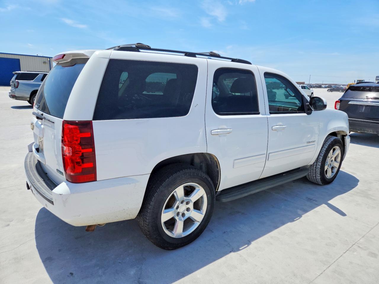 CHEV TAHOE 2011 — 4