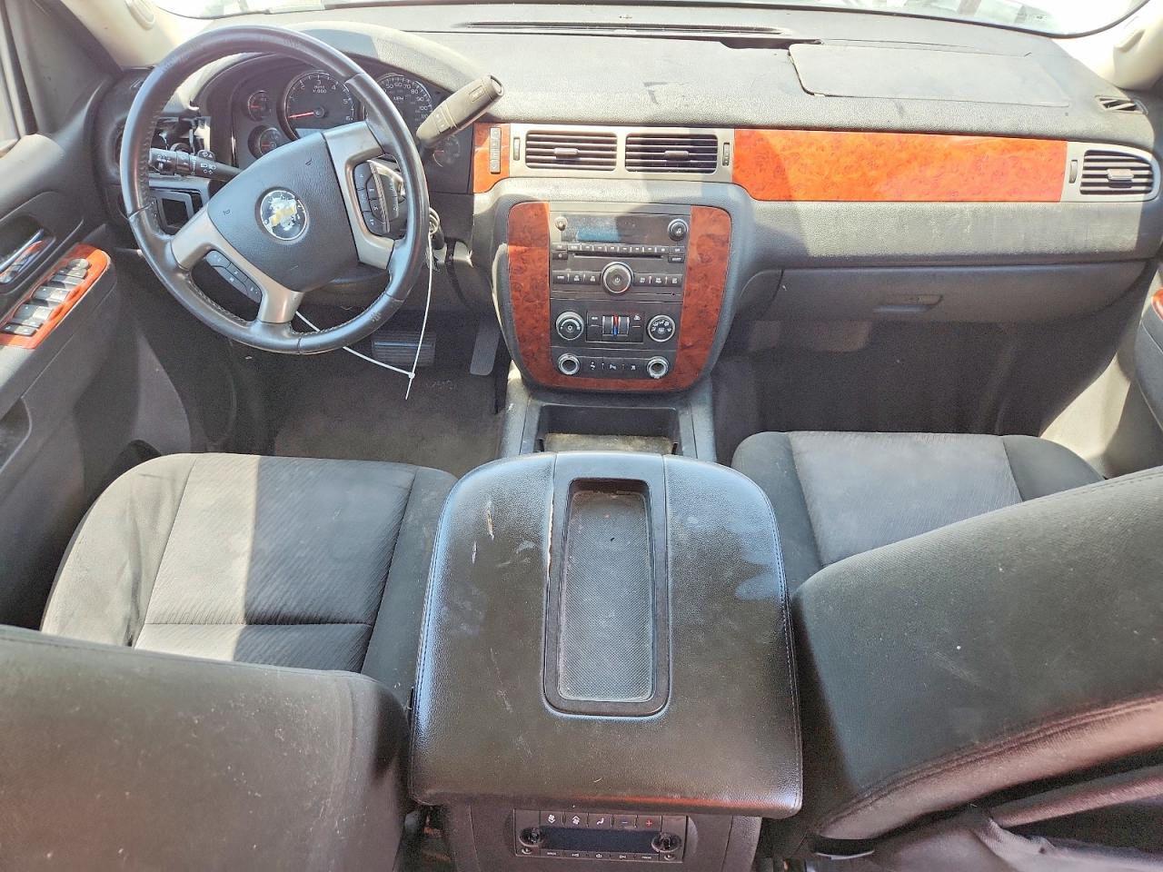CHEV TAHOE 2011 — 9