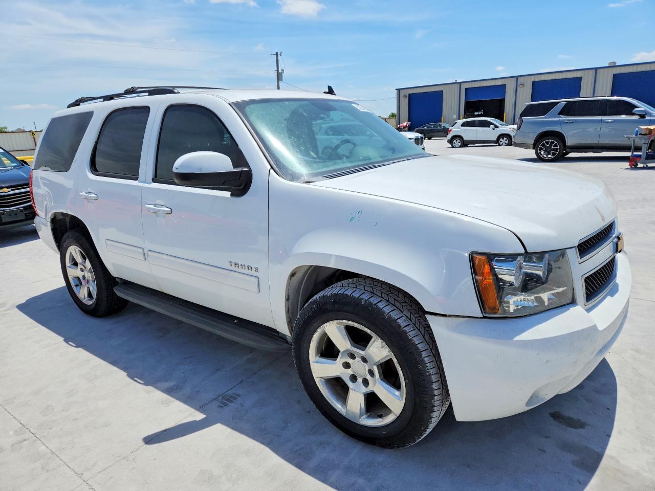 CHEV TAHOE 2011 — 5