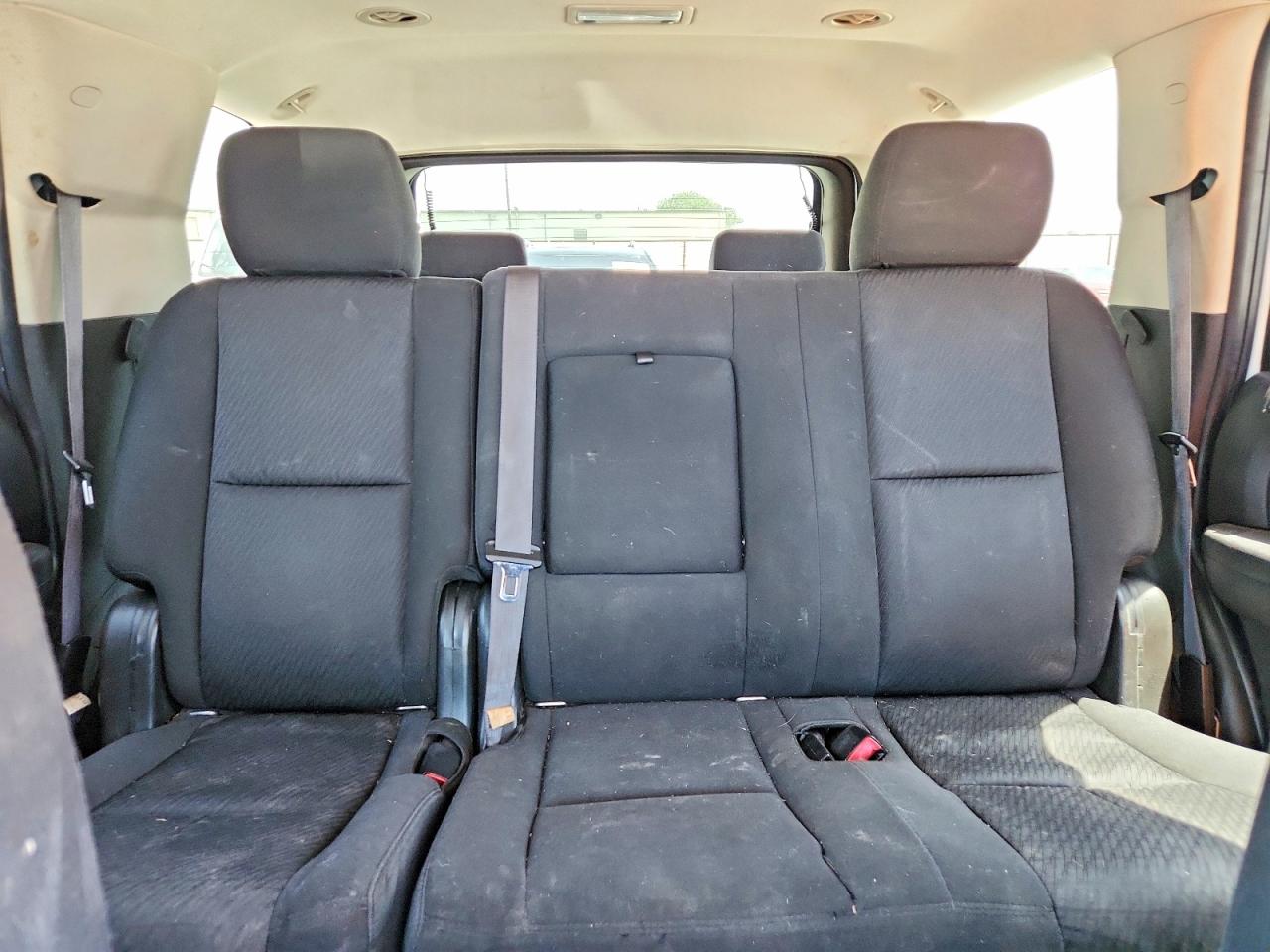 CHEV TAHOE 2011 — 11