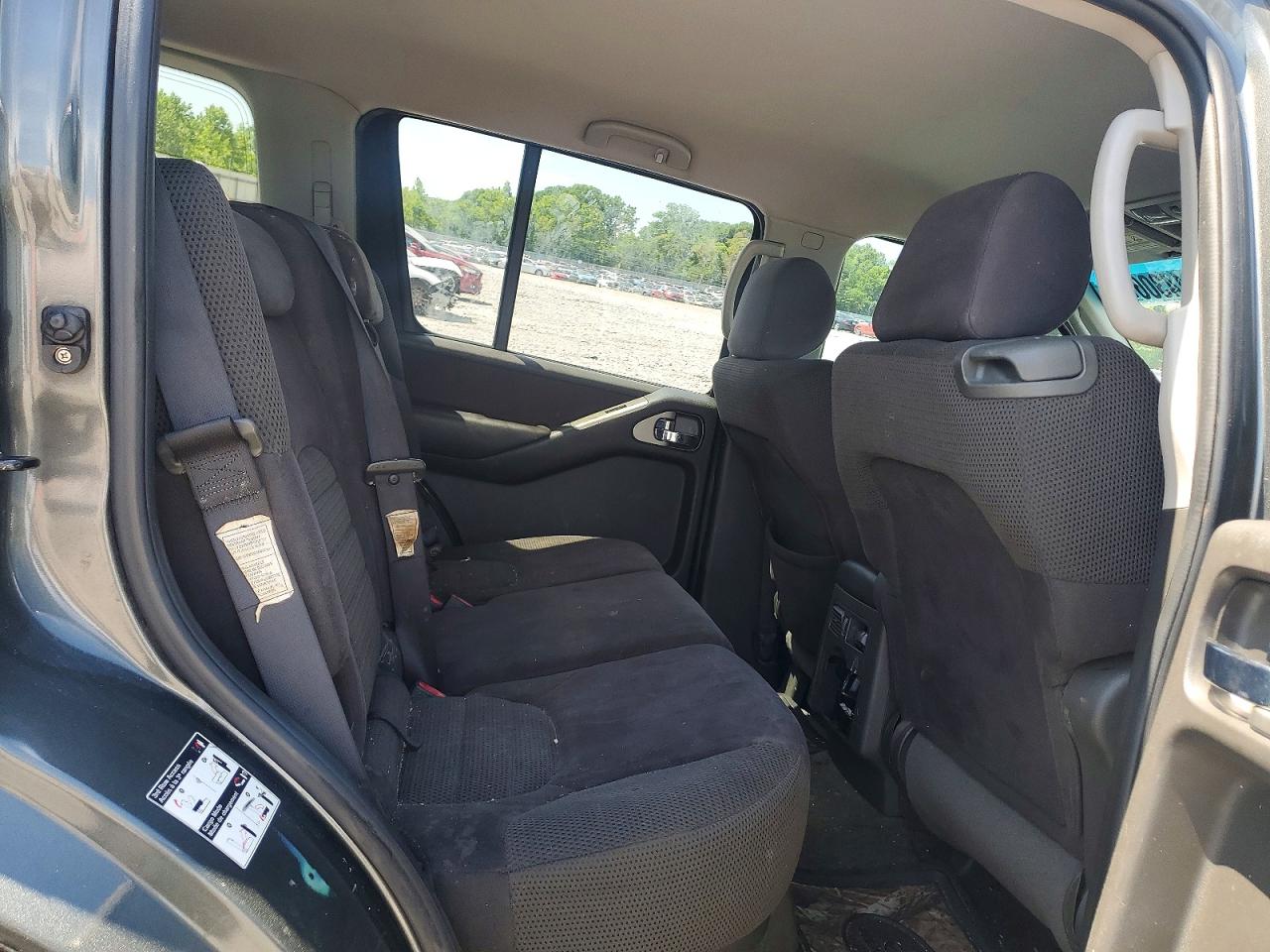 NISSAN PATHFINDER 2005 — 12