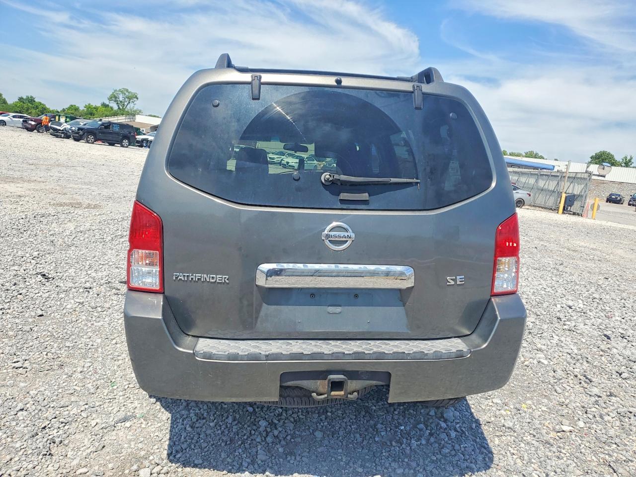 NISSAN PATHFINDER 2005 — 7