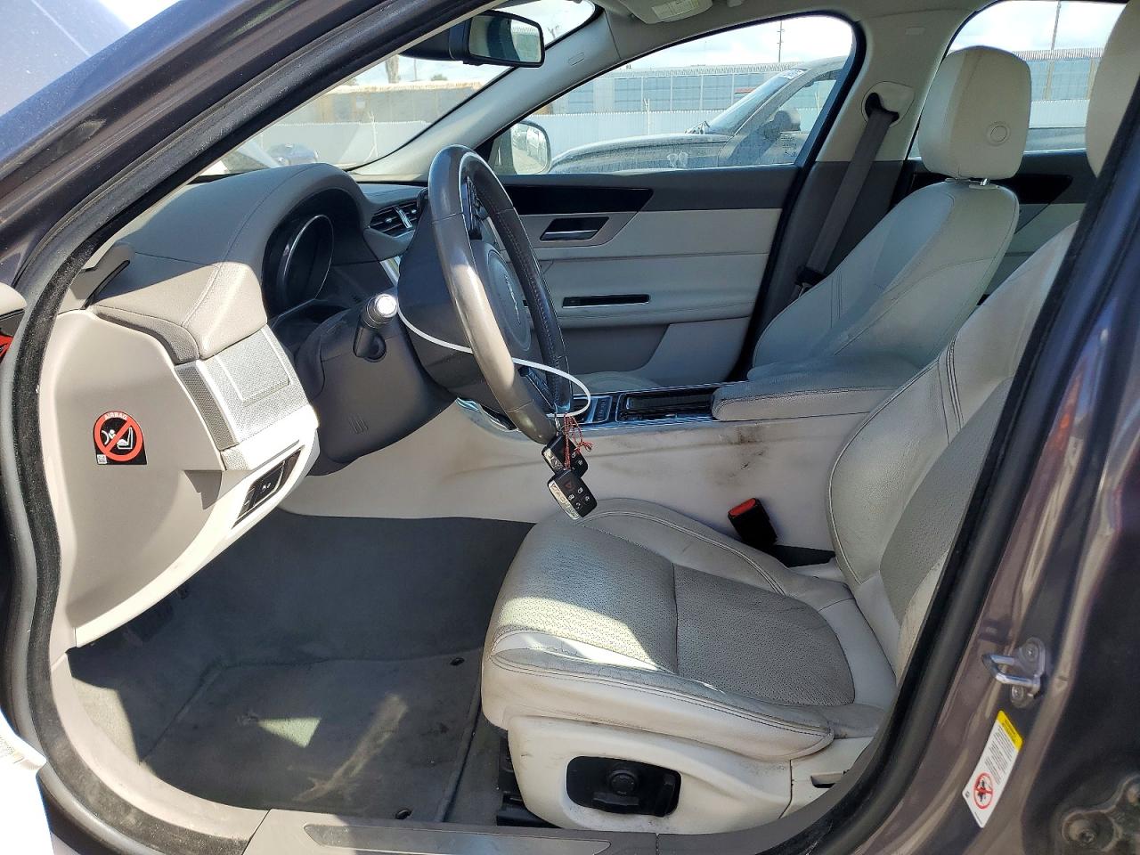 JAGUAR XF 2016 — 8
