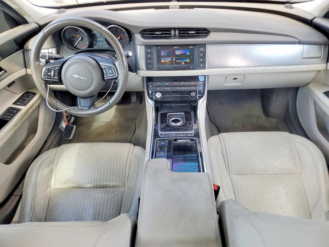 JAGUAR XF 2016 — 9