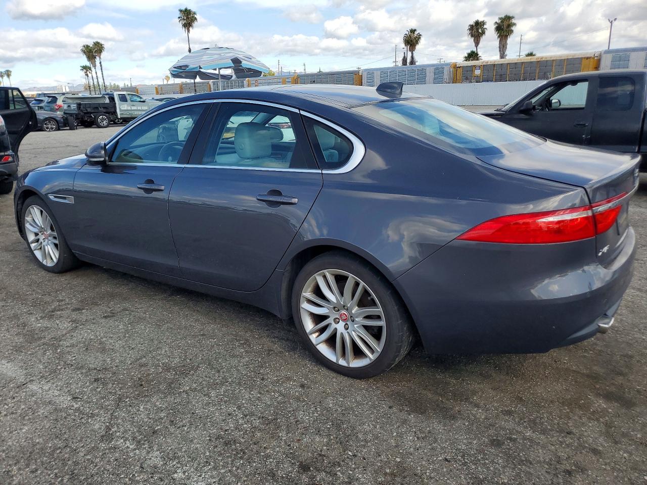 JAGUAR XF 2016 — 3