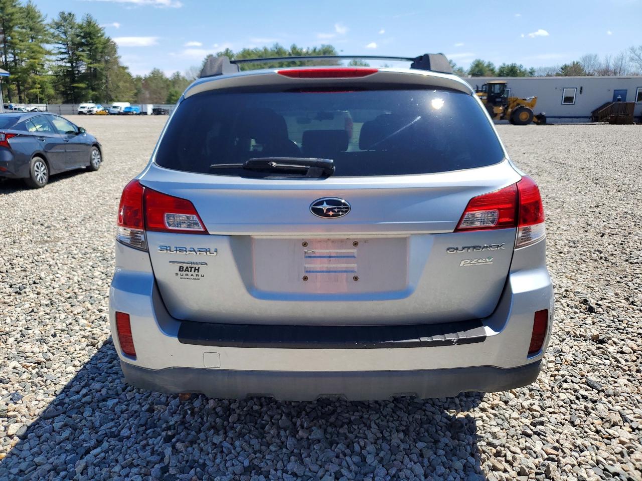 SUBARU OUTBACK 2013 — 7