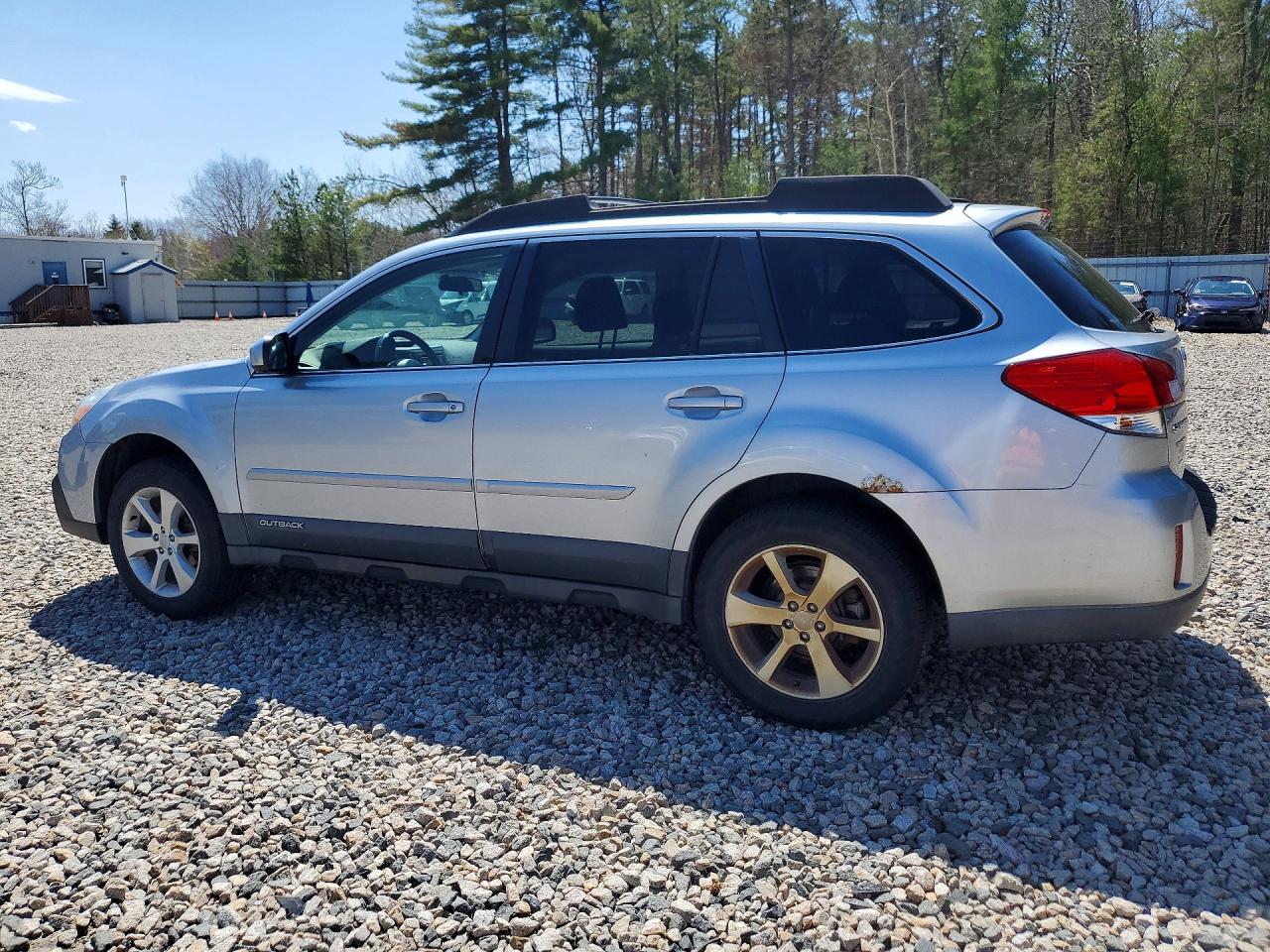 SUBARU OUTBACK 2013 — 3