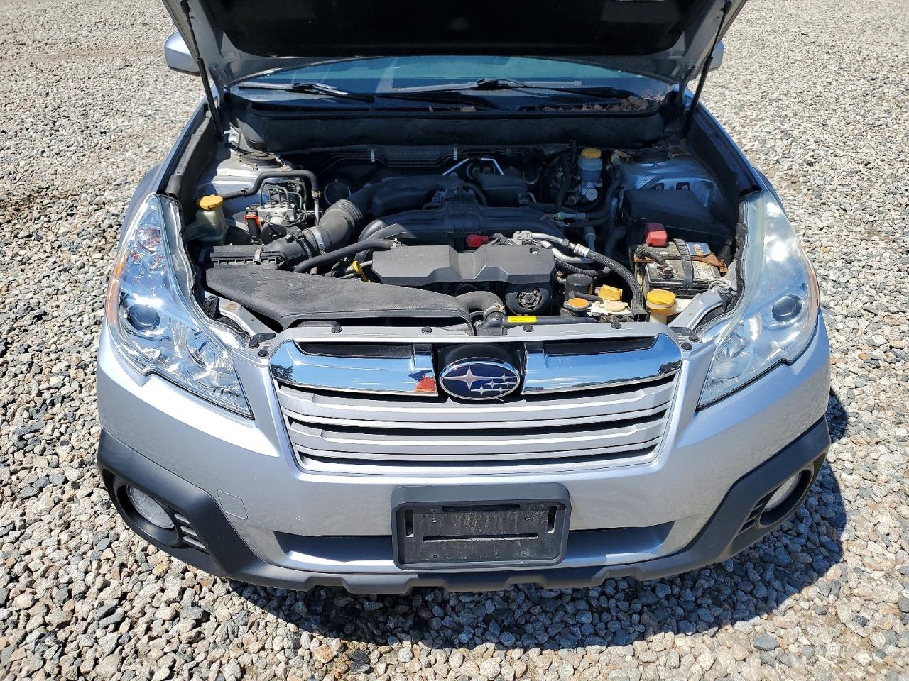 SUBARU OUTBACK 2013 — 13