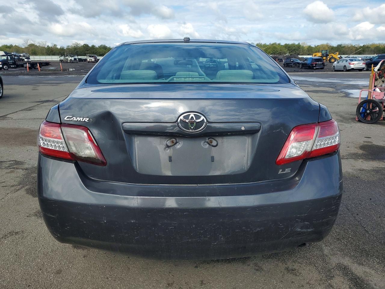 TOYOTA CAMRY 2010 — 7
