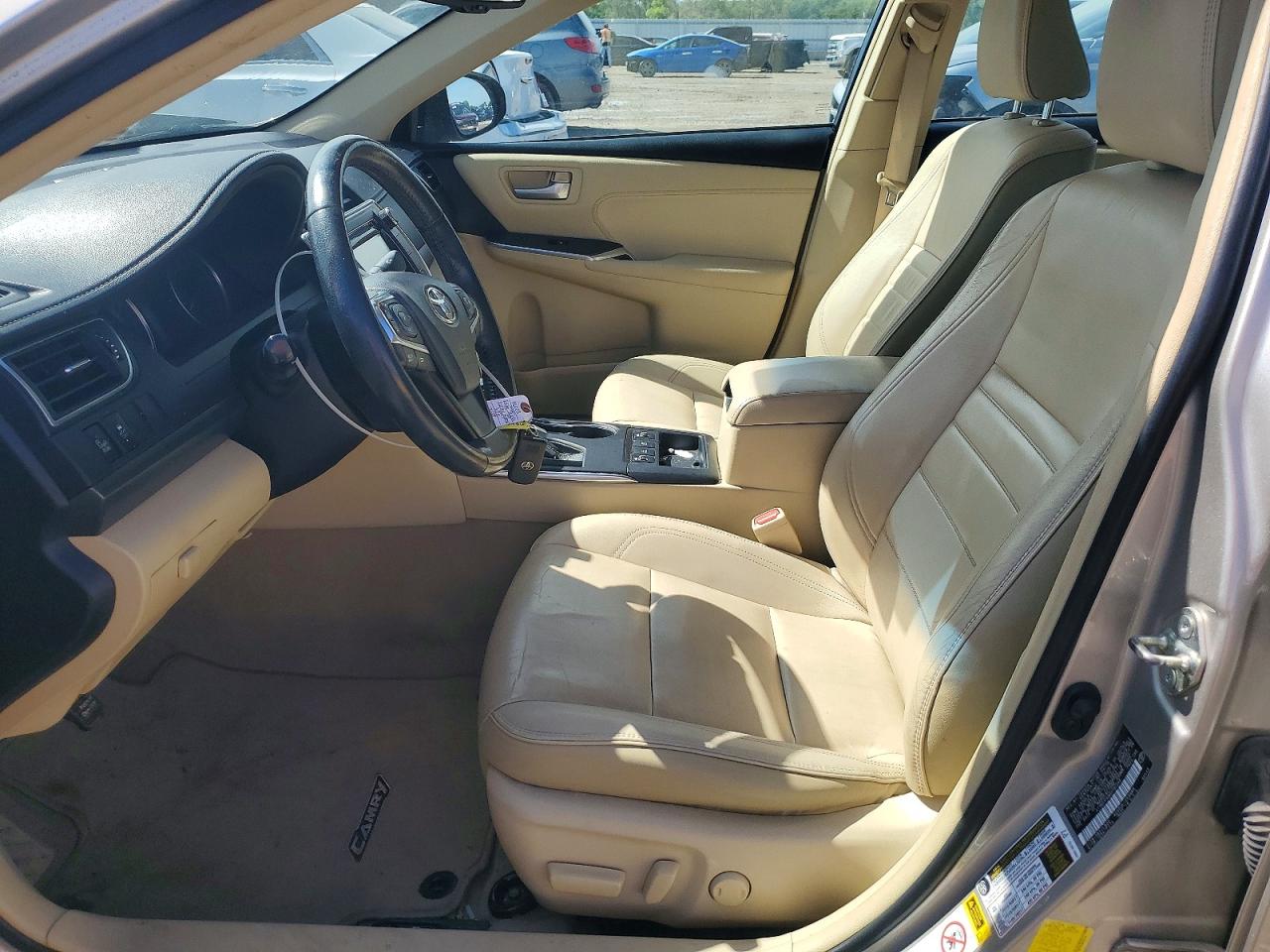 TOYOTA CAMRY HYBRID 2016 — 8
