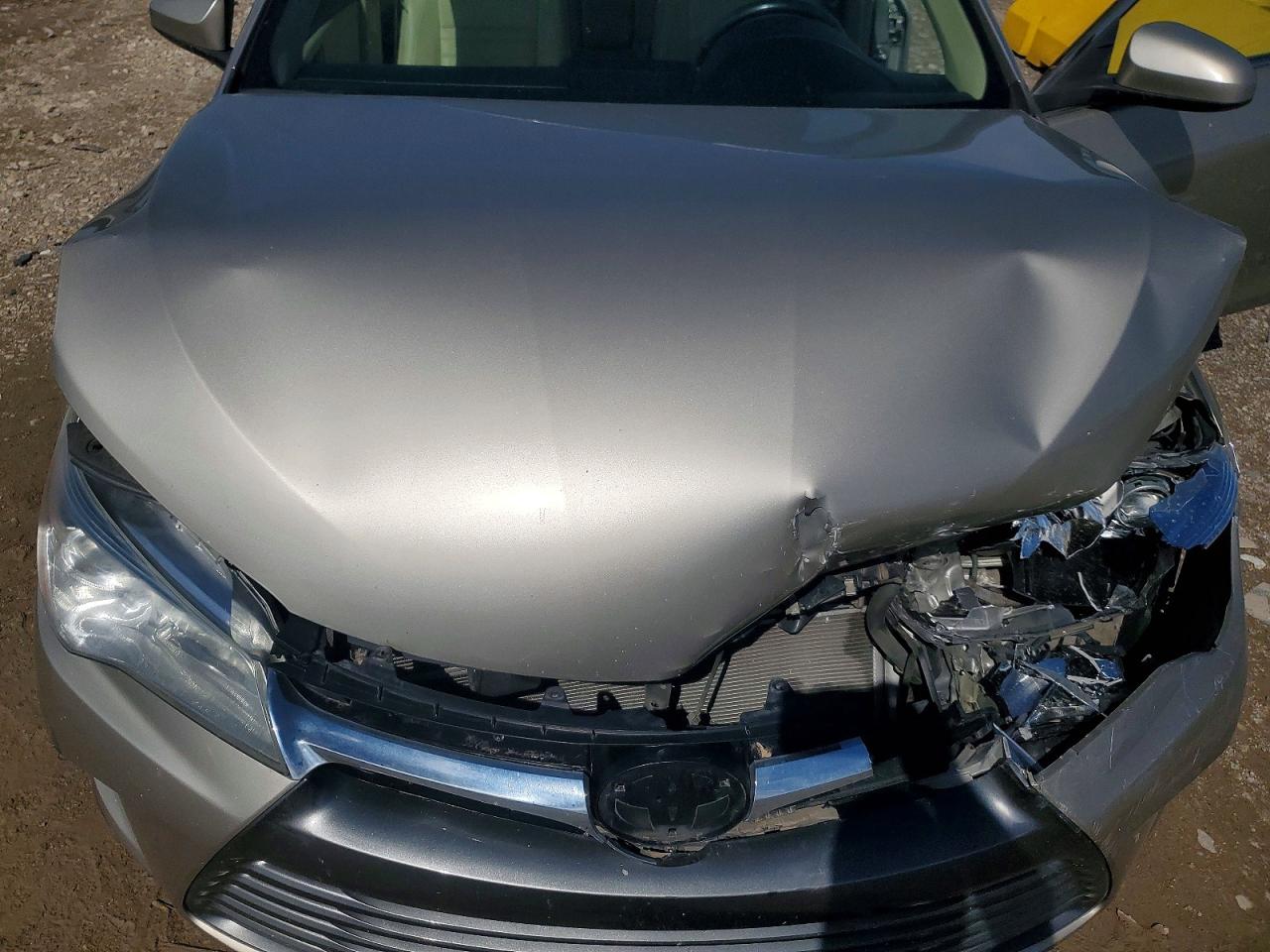 TOYOTA CAMRY HYBRID 2016 — 12