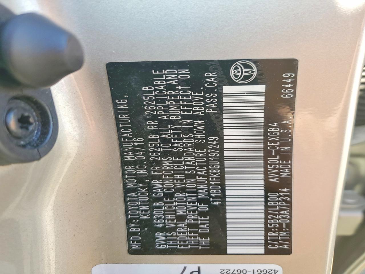 TOYOTA CAMRY HYBRID 2016 — 13