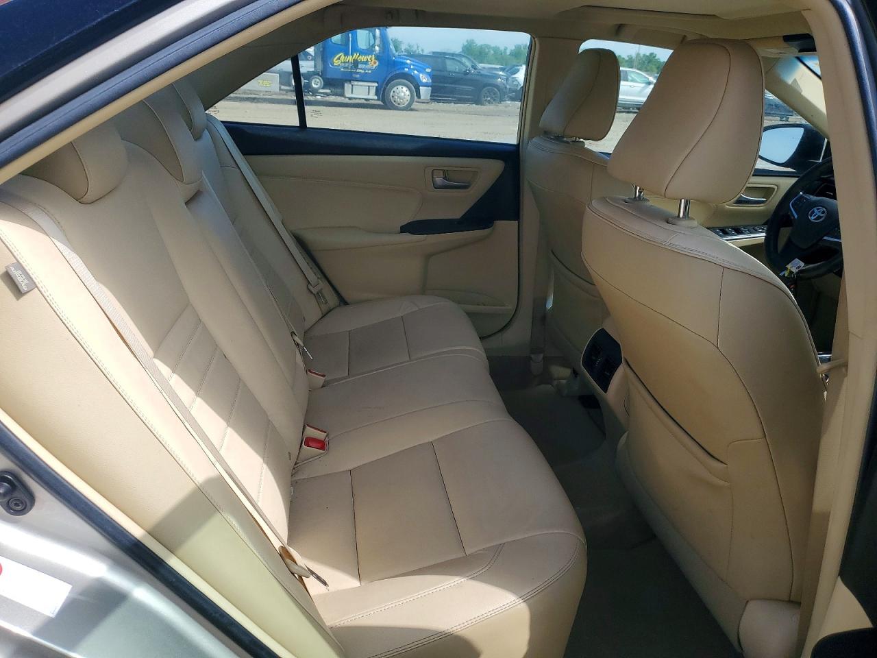 TOYOTA CAMRY HYBRID 2016 — 11