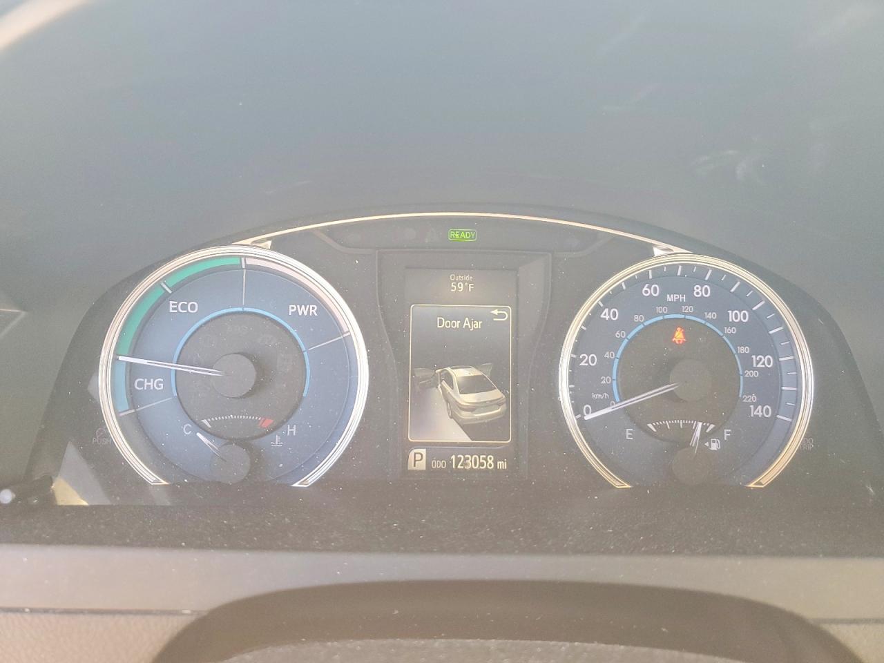 TOYOTA CAMRY HYBRID 2016 — 10