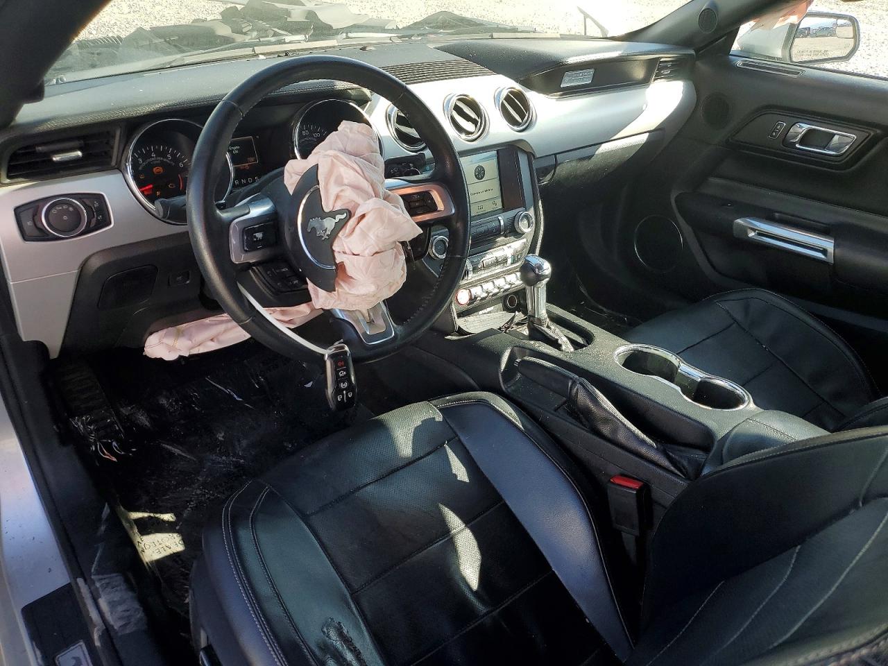 FORD MUSTANG 2016 — 9