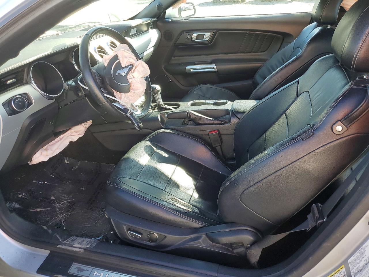 FORD MUSTANG 2016 — 8