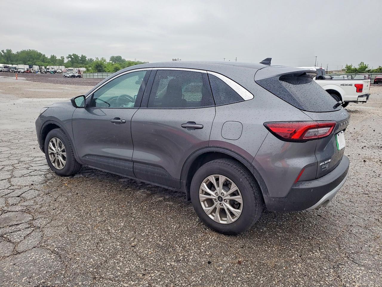 FORD ESCAPE 2023 — 3