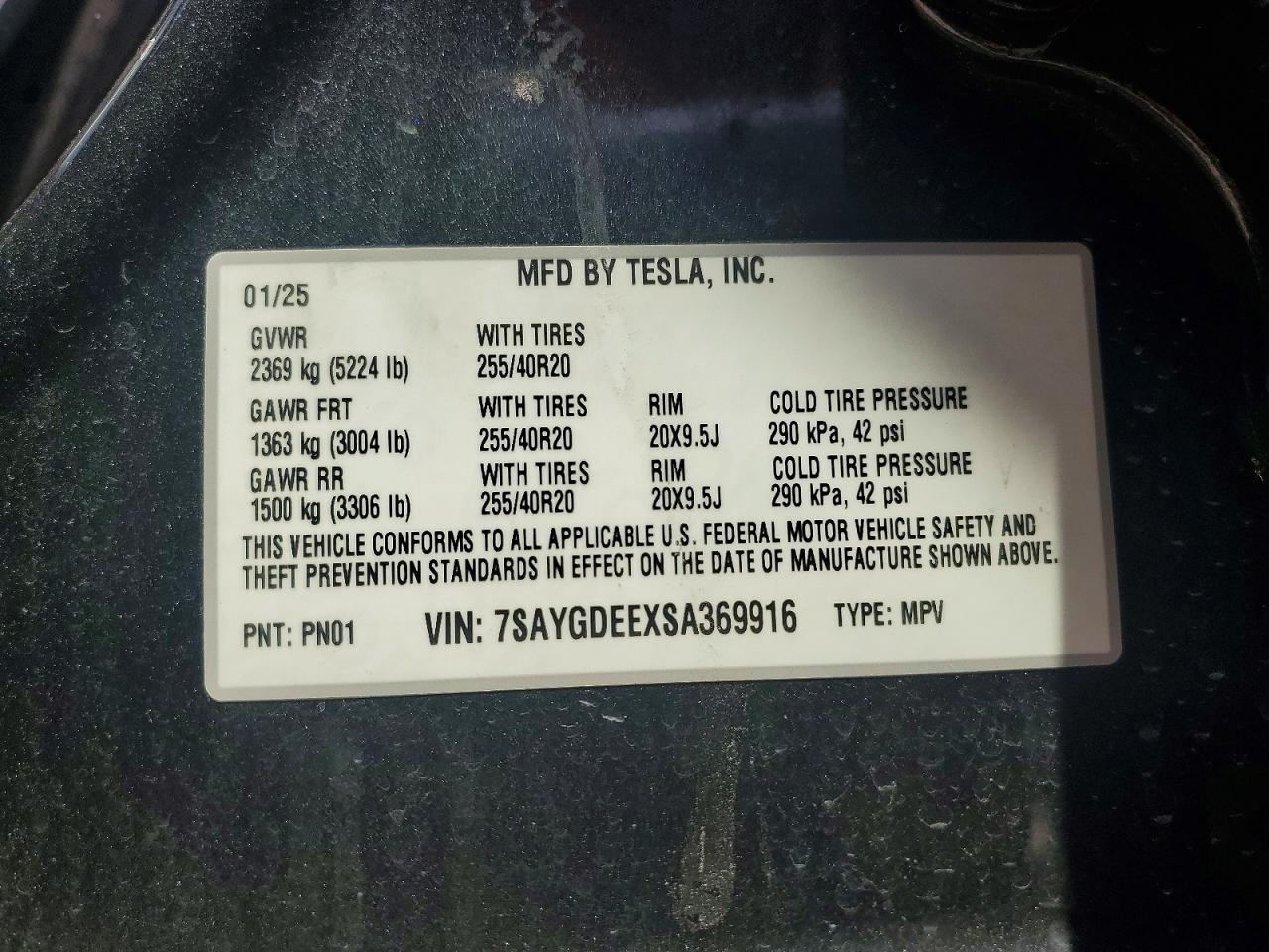 TESLA MODEL Y 2025 — 15