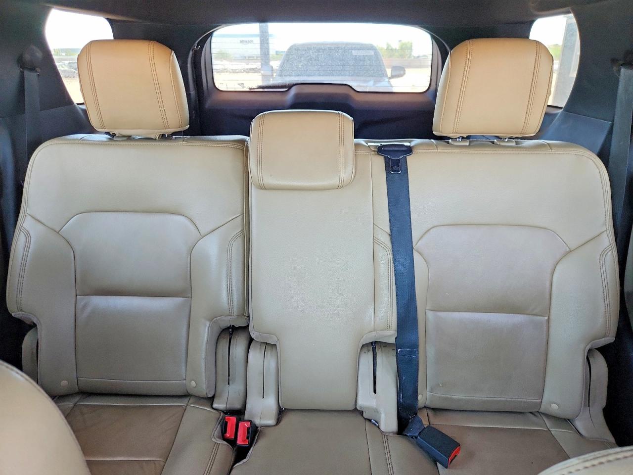 FORD EXPLORER 2016 — 11