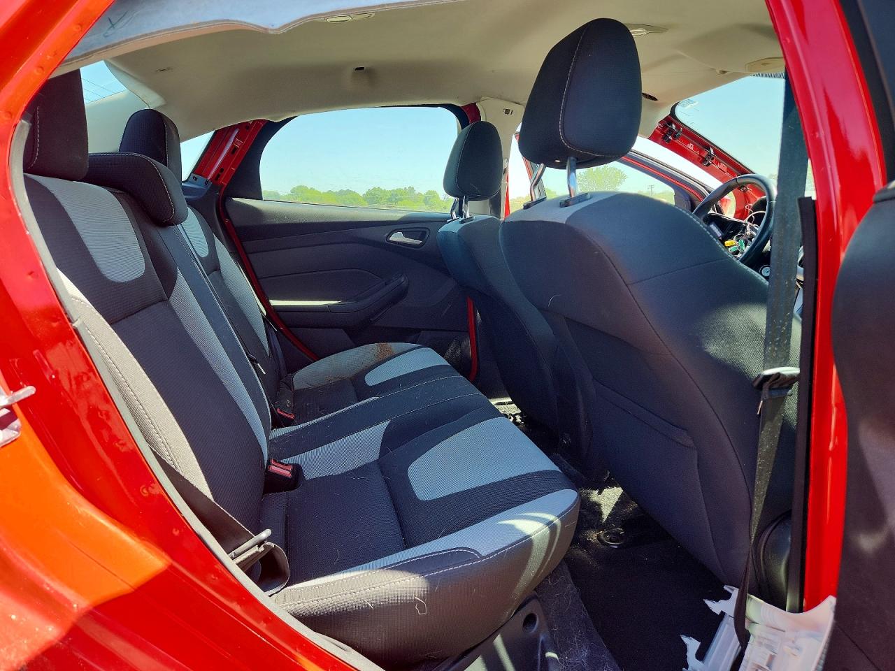 FORD FOCUS 2012 — 11