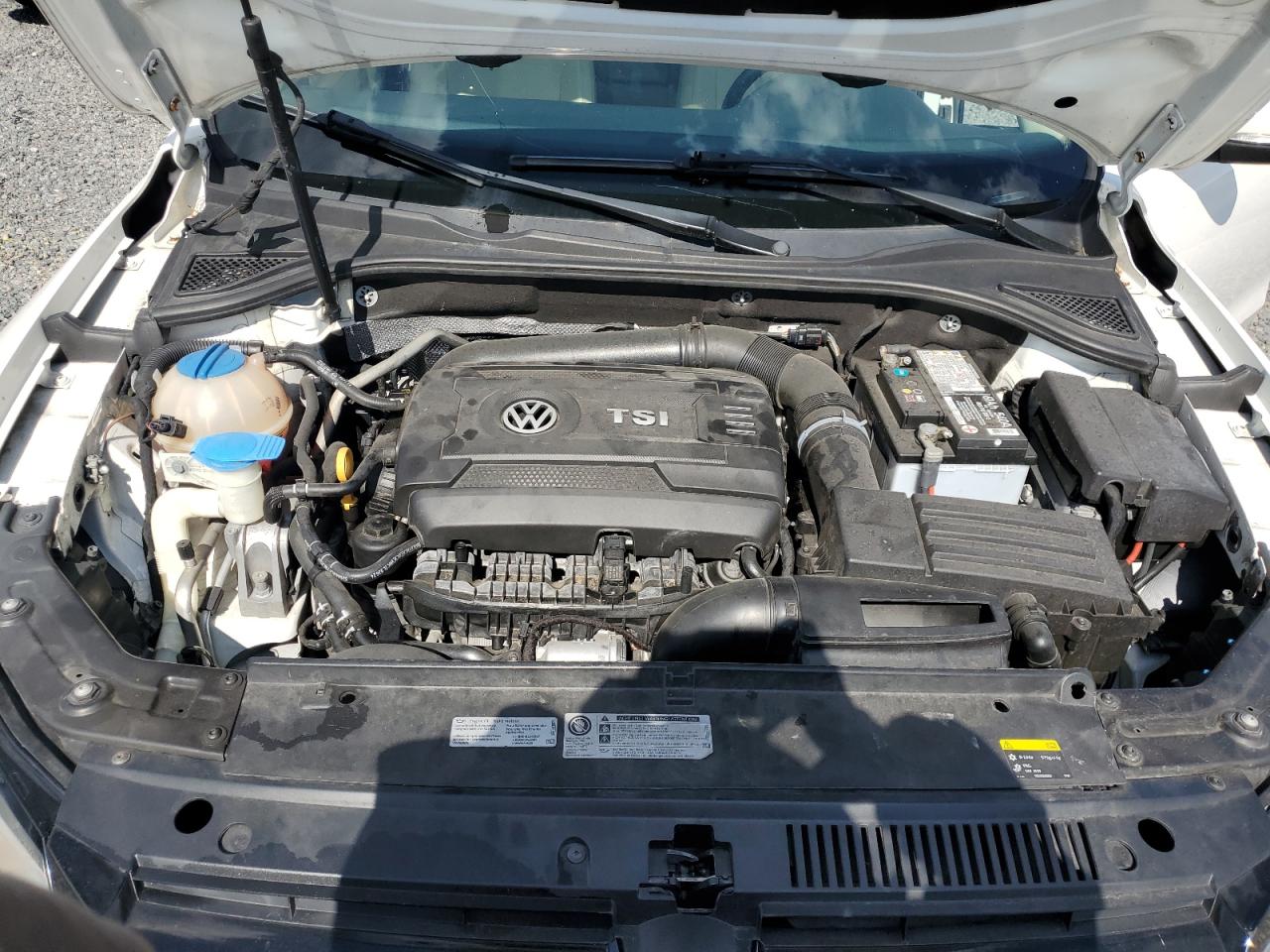 VOLKSWAGEN PASSAT 2015 — 12