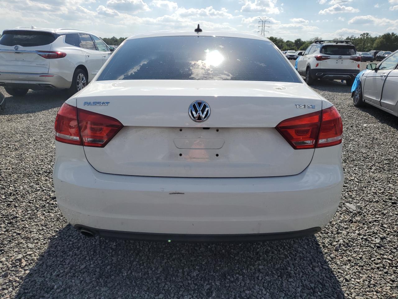 VOLKSWAGEN PASSAT 2015 — 7