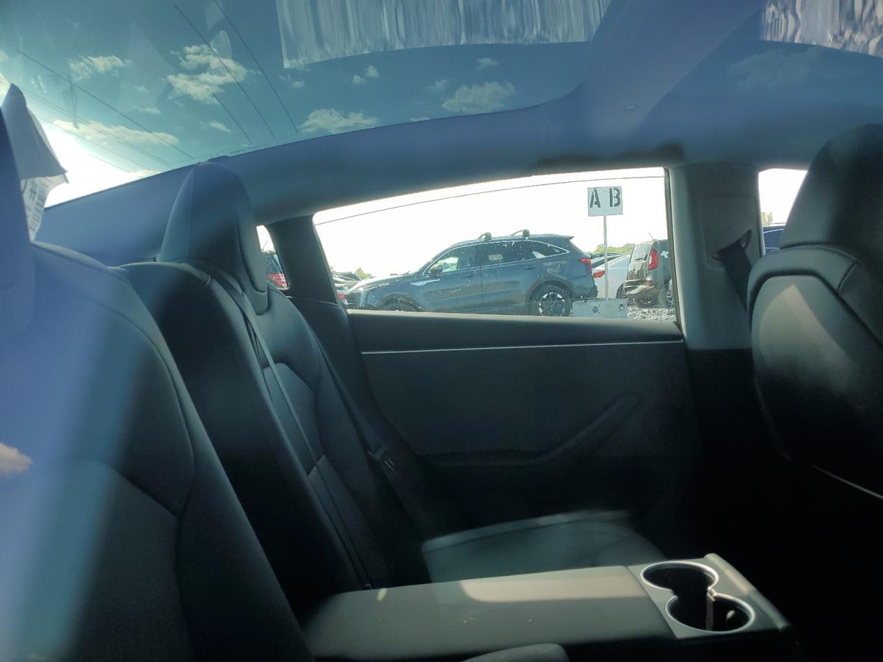 TESLA MODEL 3 2025 — 11