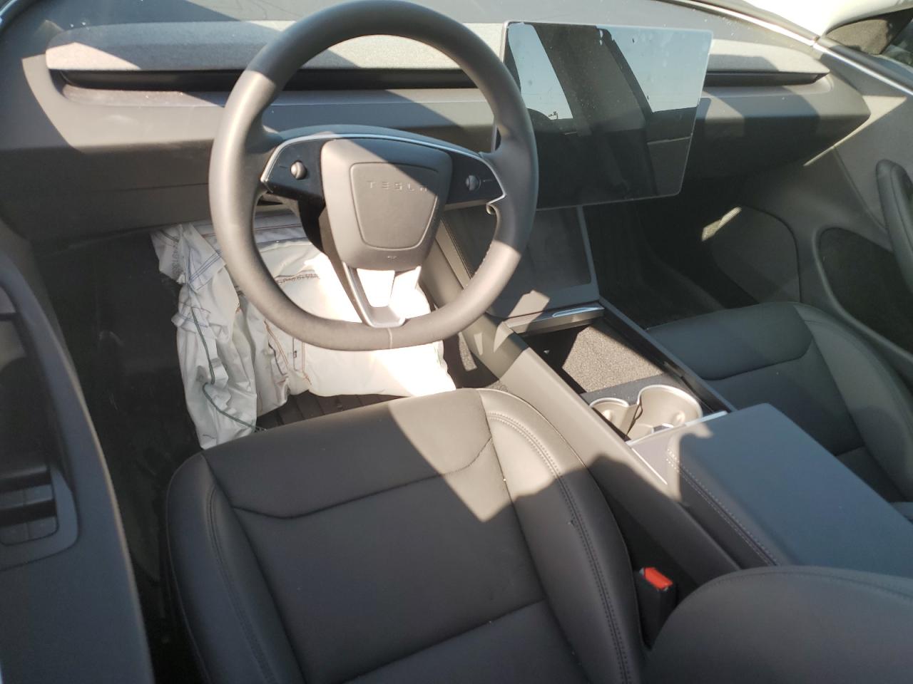 TESLA MODEL 3 2025 — 9