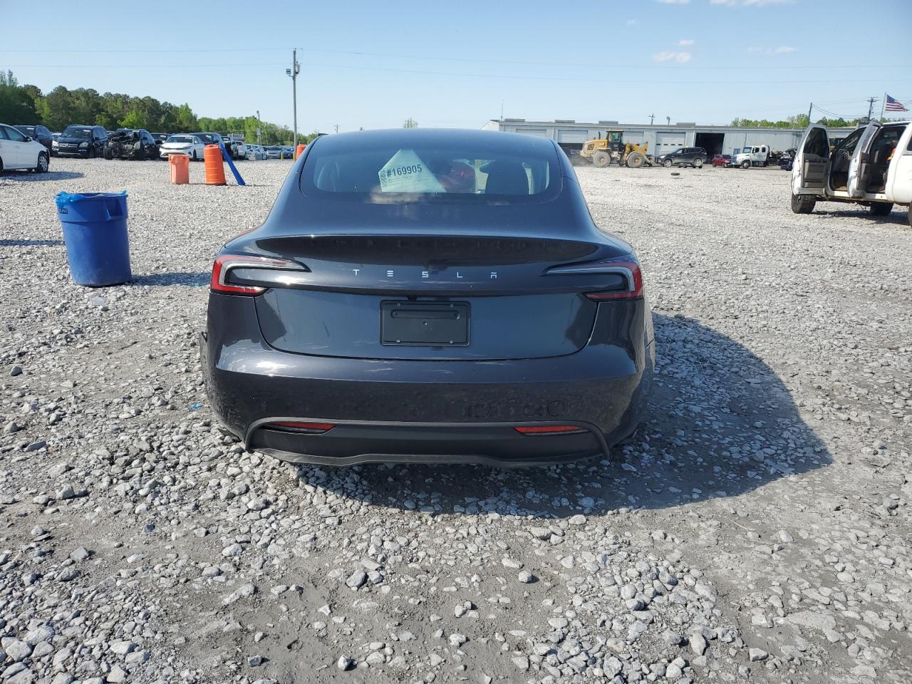 TESLA MODEL 3 2025 — 7