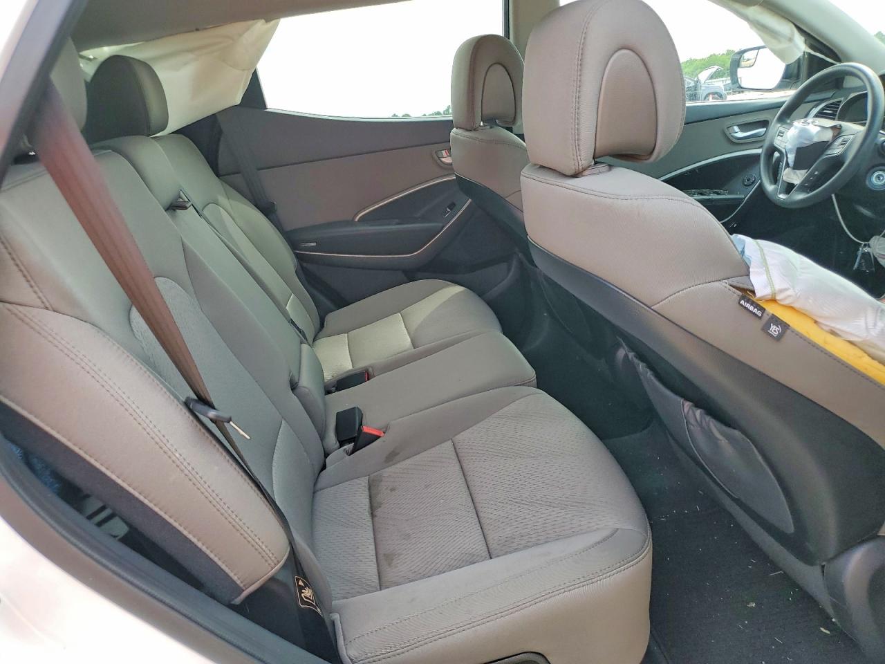 HYUNDAI SANTA FE 2016 — 12
