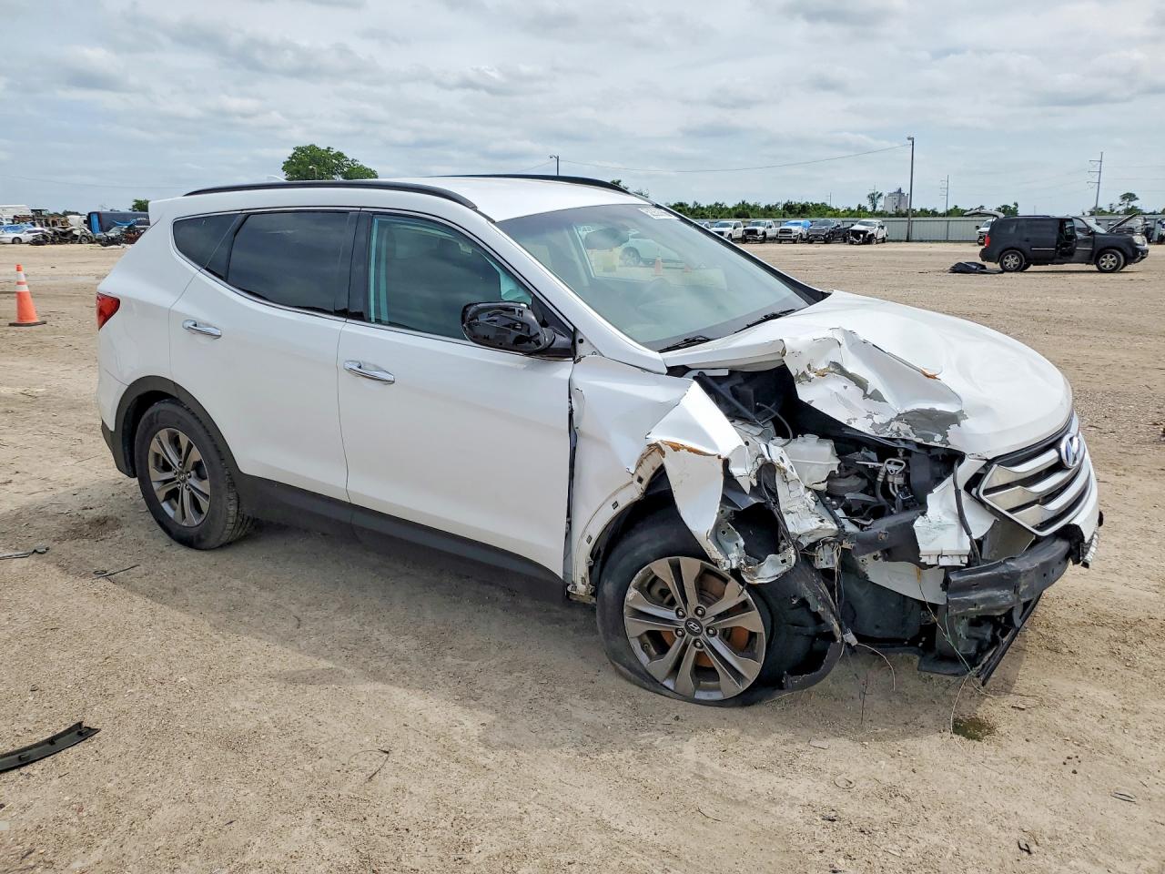 HYUNDAI SANTA FE 2016 — 5