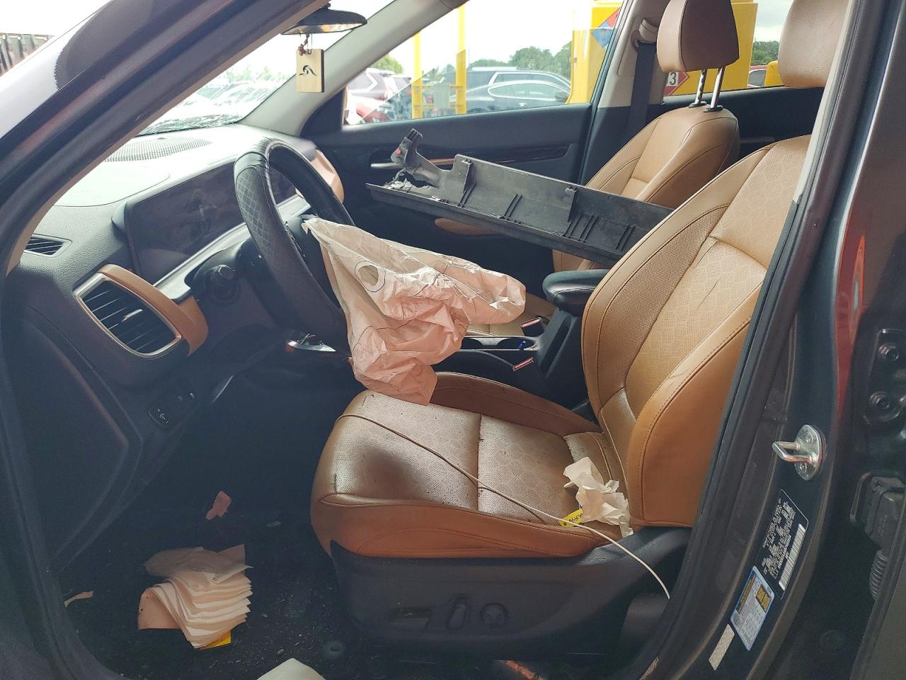 KIA SELTOS 2024 — 8