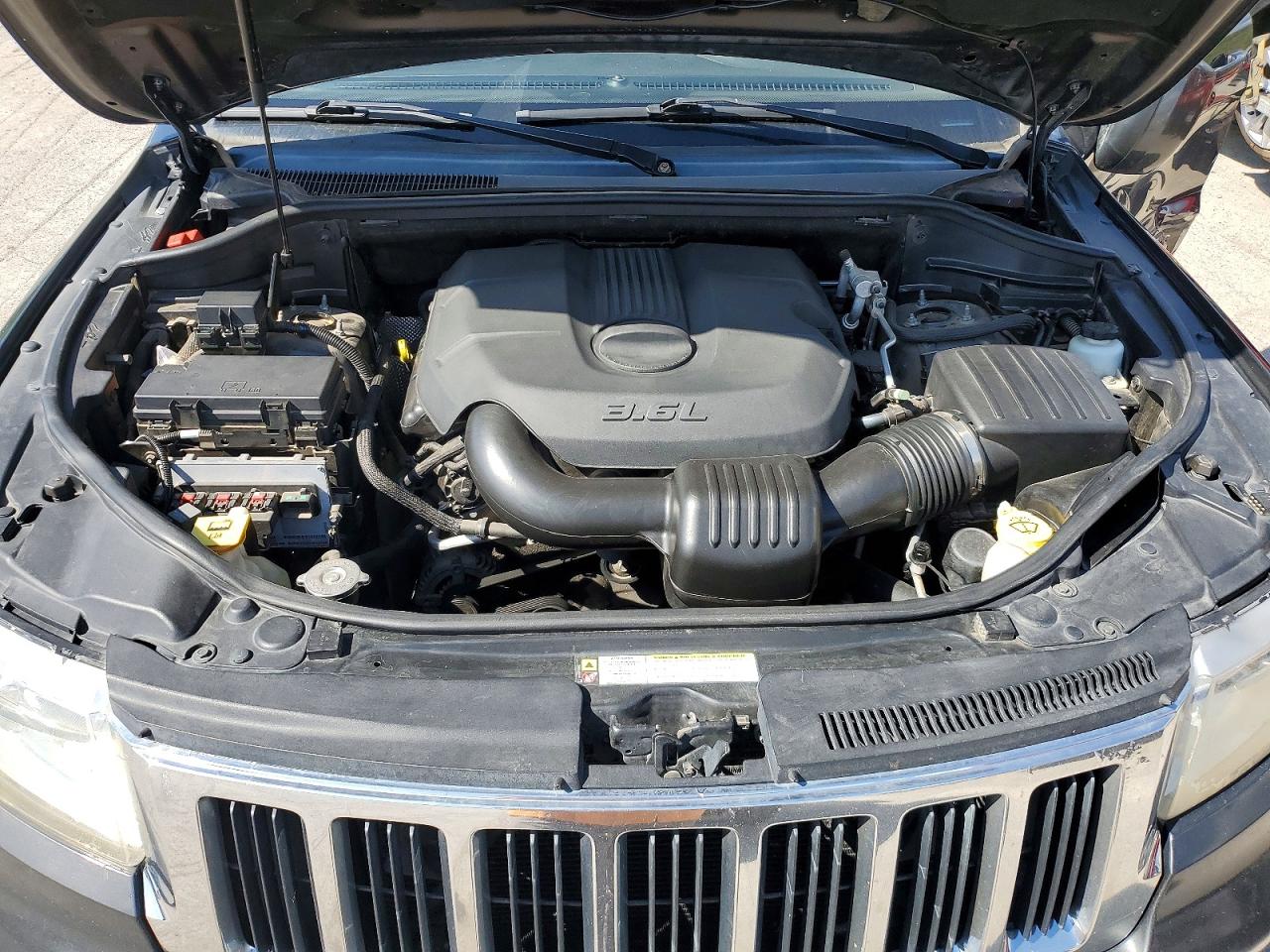 JEEP GRAND CHEROKEE 2011 — 13